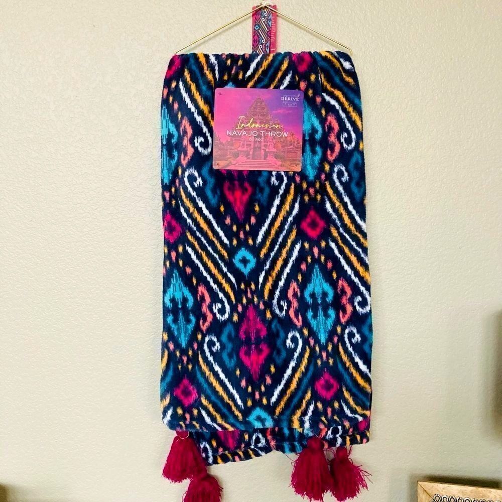 Plush Boho Navajo Aztec Tribal Indonesian Tassel Throw Blanket